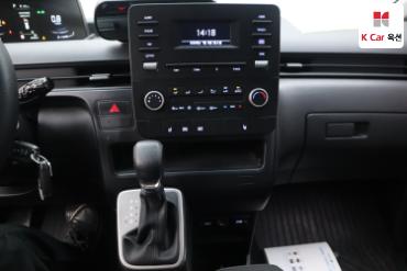 2022 - hyundai staria
