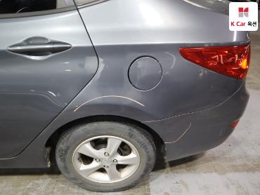 2012 - hyundai accent