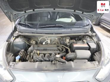 2012 - hyundai accent