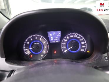 2012 - hyundai accent