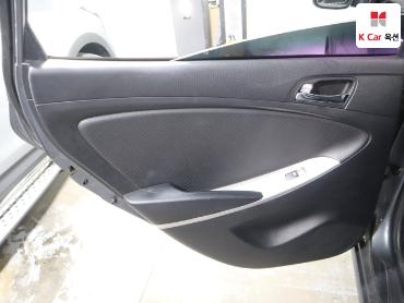 2012 - hyundai accent