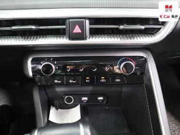 2022 - kia k5