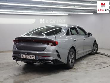 2022 - kia k5