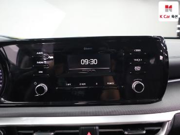 2022 - kia k5