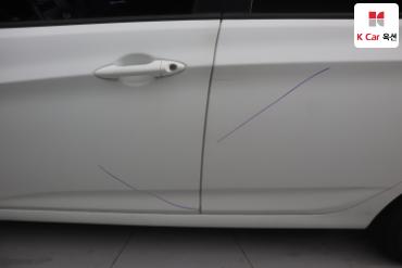 2012 - hyundai accent