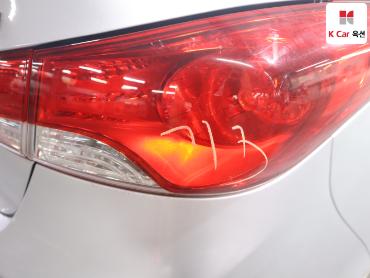 2011 - hyundai avante