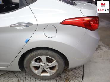 2011 - hyundai avante