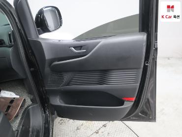 2023 - hyundai staria