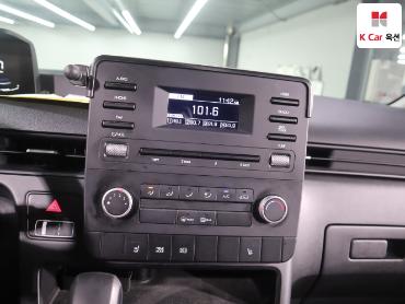 2023 - hyundai staria