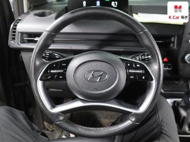 2023 - hyundai staria