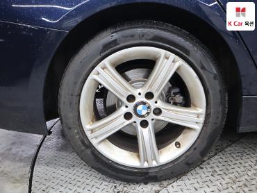 2012 - bmw 3 series