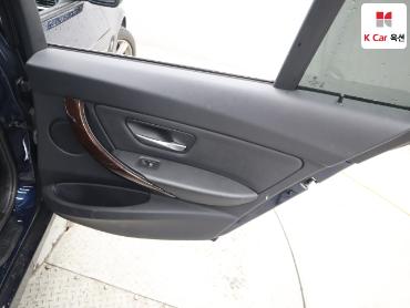 2012 - bmw 3 series