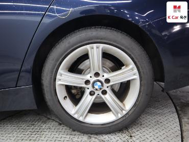 2012 - bmw 3 series