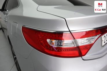 2011 - hyundai grandeur