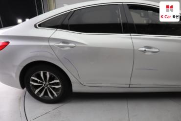 2011 - hyundai grandeur