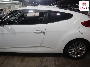 2012 - hyundai veloster