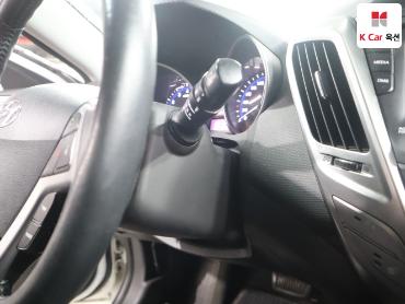 2012 - hyundai veloster