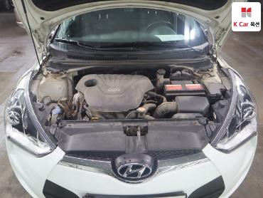 2012 - hyundai veloster