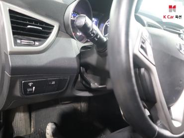 2012 - hyundai veloster