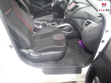 2012 - hyundai veloster
