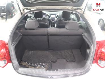 2012 - hyundai veloster