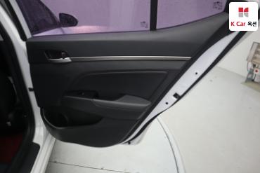 2017 - hyundai avante