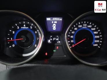 2011 - hyundai avante
