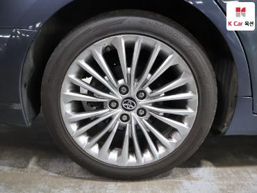 2019 - toyota avalon