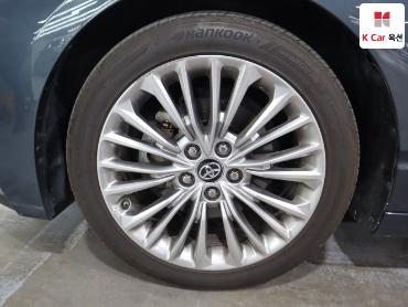 2019 - toyota avalon