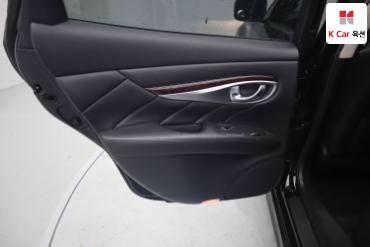 2011 - infiniti m37