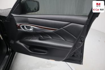 2011 - infiniti m37