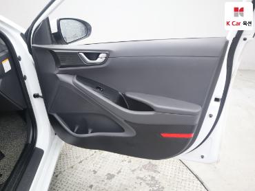 2017 - hyundai ioniq