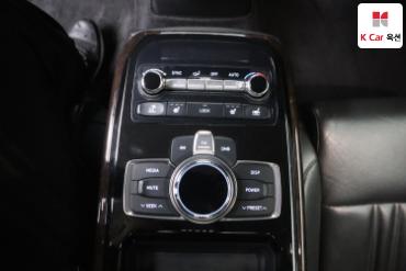 2016 - genesis eq900