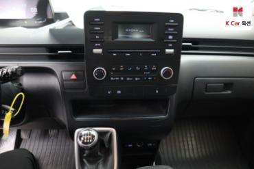 2022 - hyundai staria