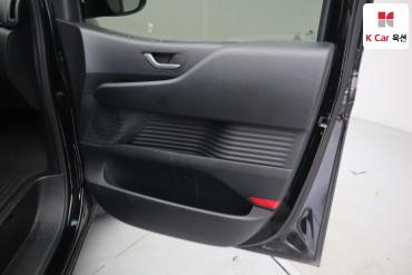 2022 - hyundai staria