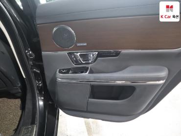 2016 - jaguar xj