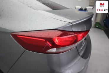 2017 - hyundai avante