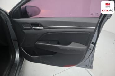 2017 - hyundai avante