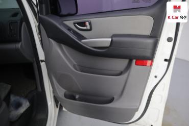 2012 - hyundai grand starex