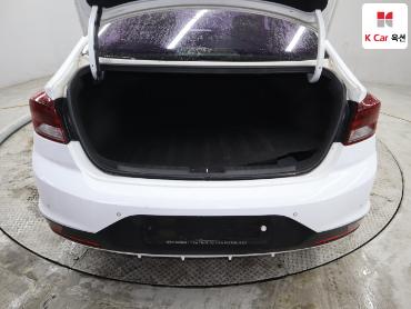 2019 - hyundai avante