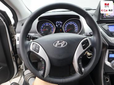 2012 - hyundai avante