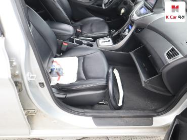 2012 - hyundai avante