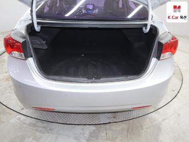2012 - hyundai avante