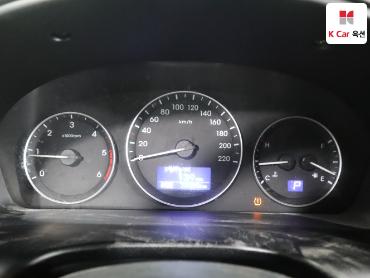 هيونداي Grand Starex 2021 — صورة 11