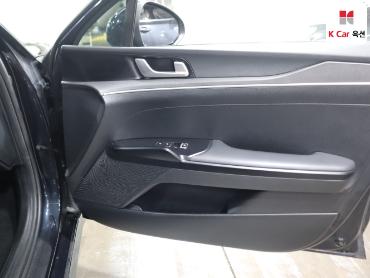2022 - kia k5