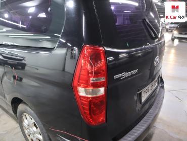 2011 - hyundai grand starex