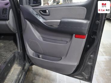 2011 - hyundai grand starex