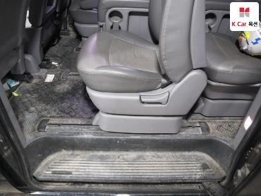 2011 - hyundai grand starex