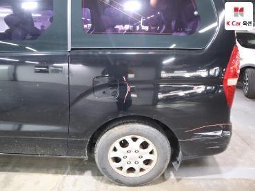 2011 - hyundai grand starex