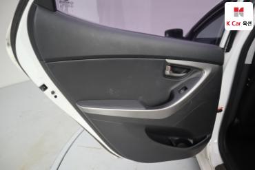 2012 - hyundai avante